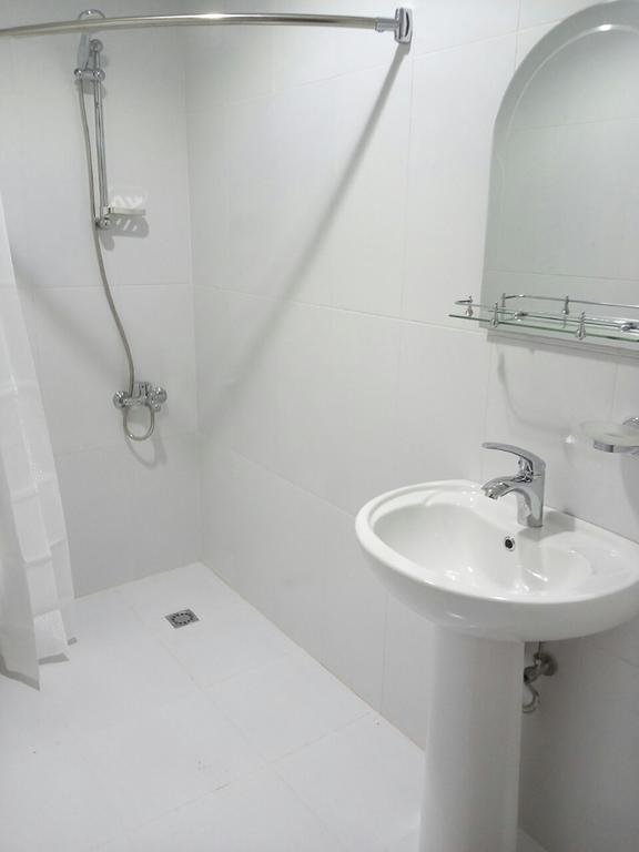 Sister'S Warm Guest House Batumi Esterno foto