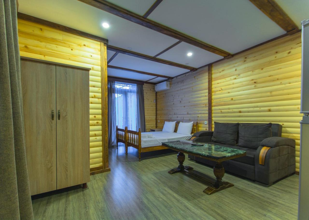 Sister'S Warm Guest House Batumi Esterno foto